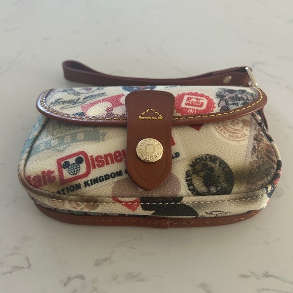 Dooney & Bourke Disney World Retro Wristlet – 40th Anniversary Theme Park Icons - Picture 5 of 15